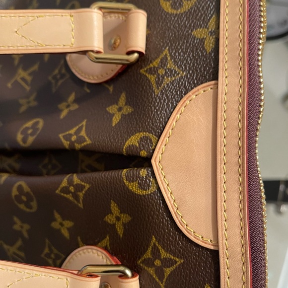 ❌❌SOLD❌❌Louis vuitton pallermo in brand new condition $2,000 comes with strap - Picture 11 of 14